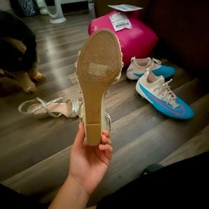 Low heel, cute gold color, brand new
